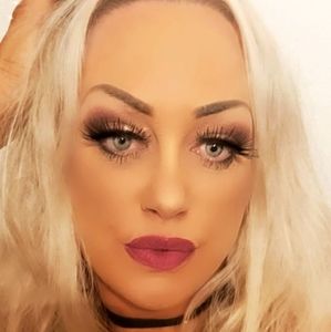 Meet your Posher, Cristina